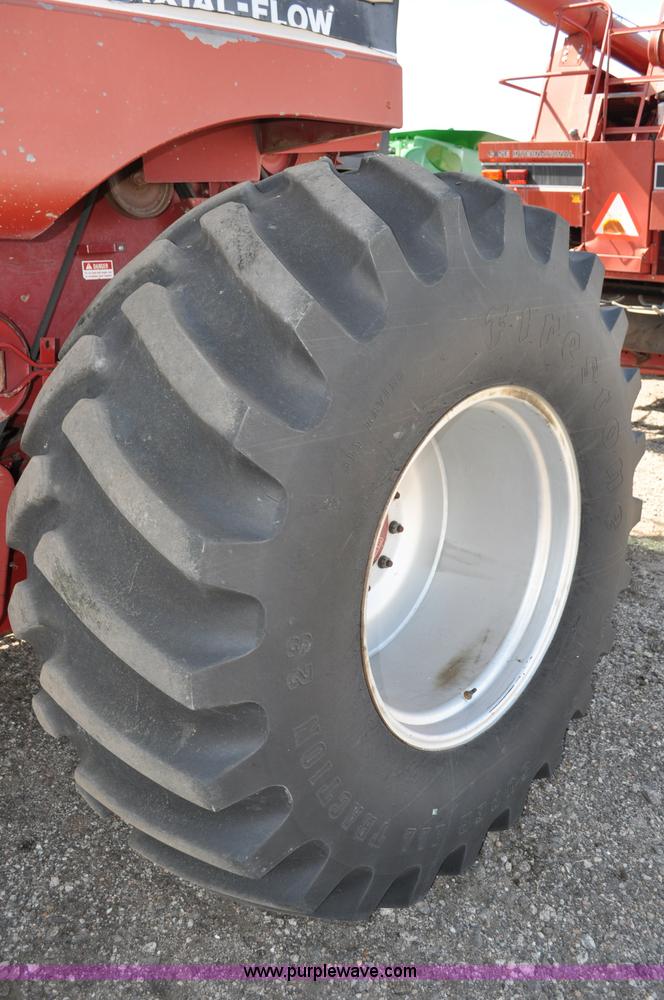 image for item C3014 1988 Case IH 1680 combine