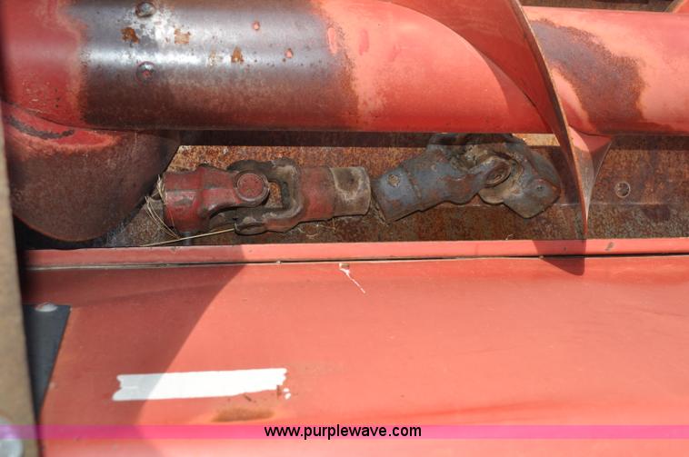image for item C3015 1989 Case IH 1083 corn header