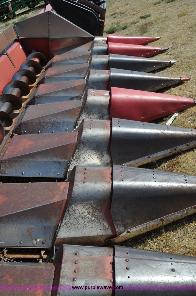 image for item C3015 1989 Case IH 1083 corn header