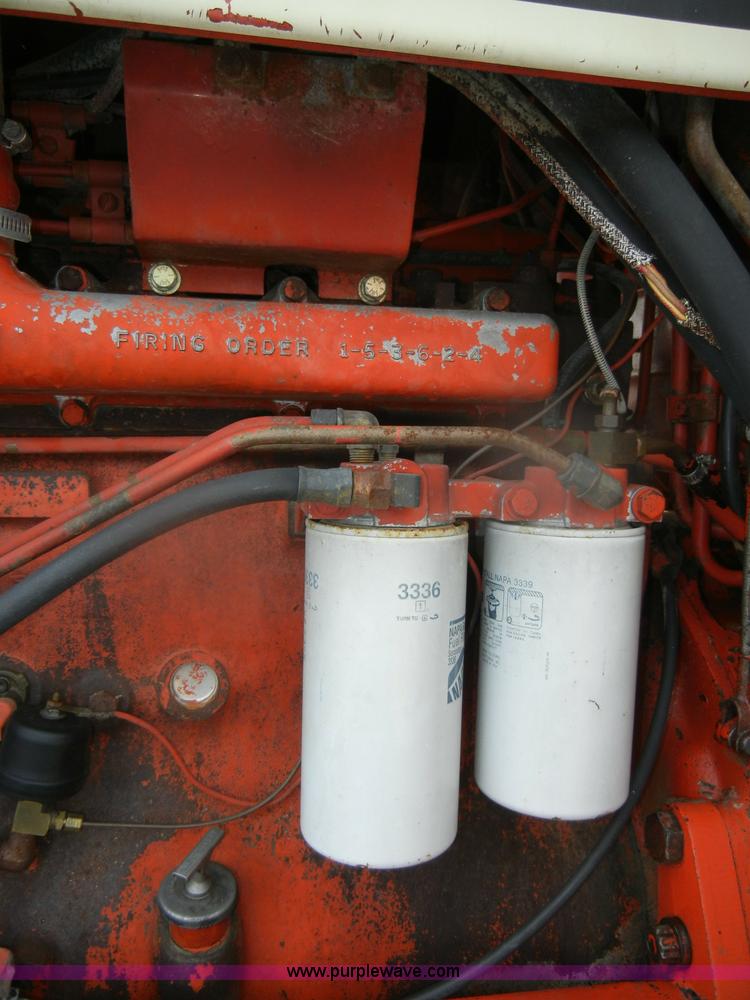 image for item D4474 1977 International 1486 tractor