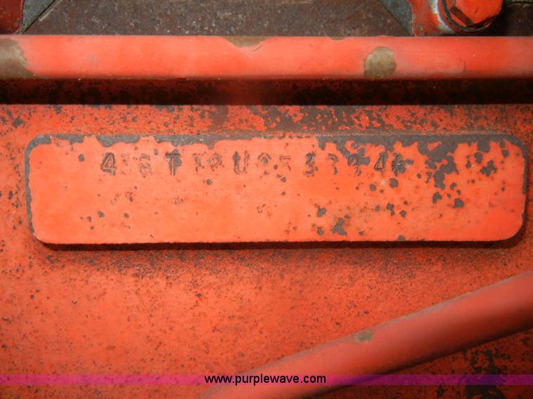 image for item D4474 1977 International 1486 tractor