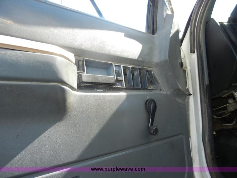 image for item D4618 1991 Chevrolet Kodiak feed truck