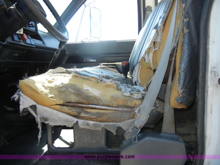 image for item D4618 1991 Chevrolet Kodiak feed truck