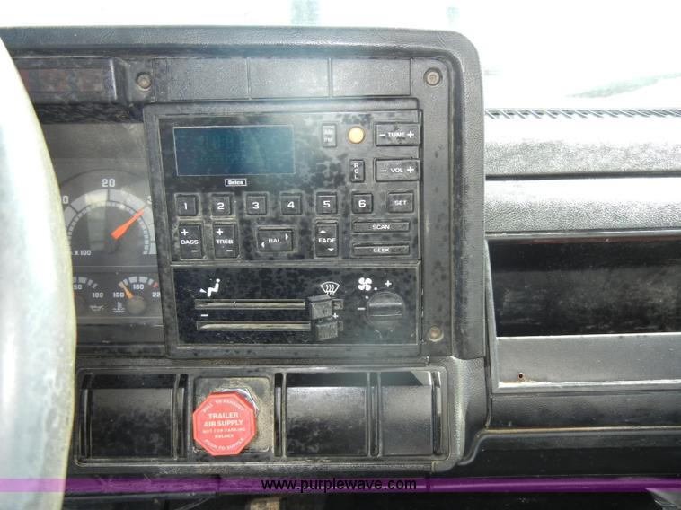 image for item D4618 1991 Chevrolet Kodiak feed truck