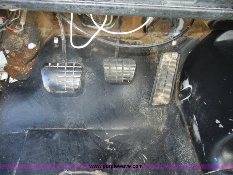 image for item D4618 1991 Chevrolet Kodiak feed truck