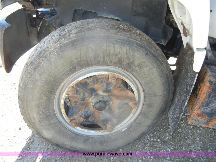 image for item D4618 1991 Chevrolet Kodiak feed truck