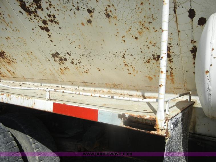 image for item D4618 1991 Chevrolet Kodiak feed truck