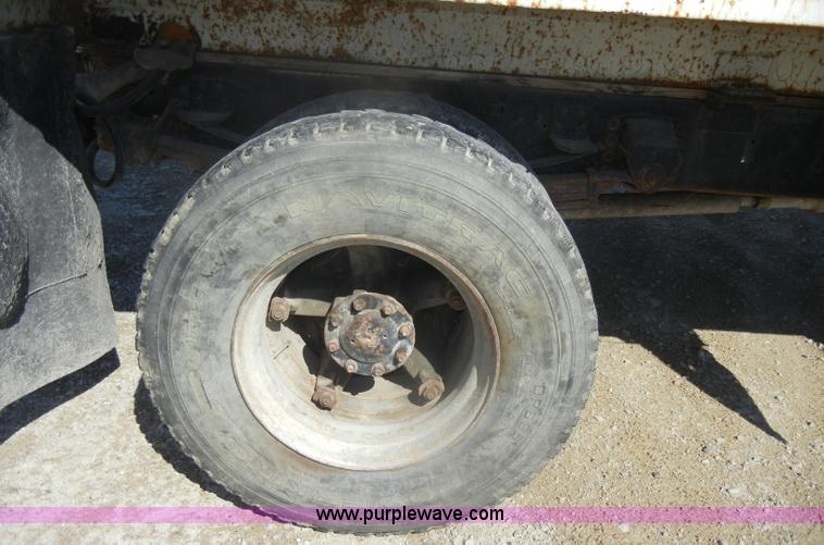 image for item D4618 1991 Chevrolet Kodiak feed truck