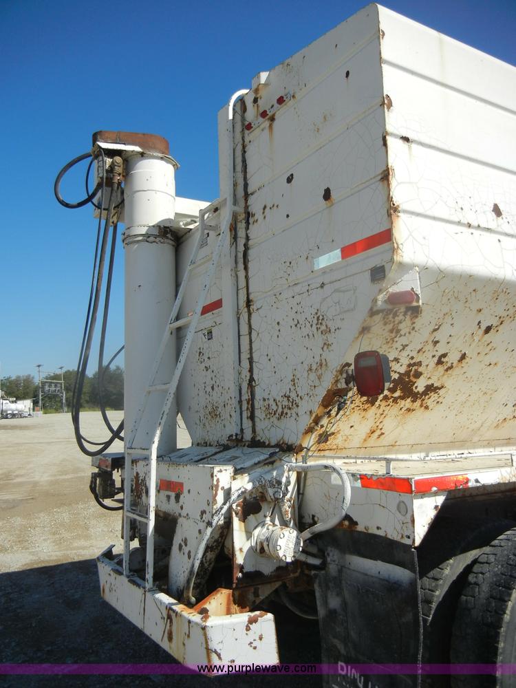 image for item D4618 1991 Chevrolet Kodiak feed truck