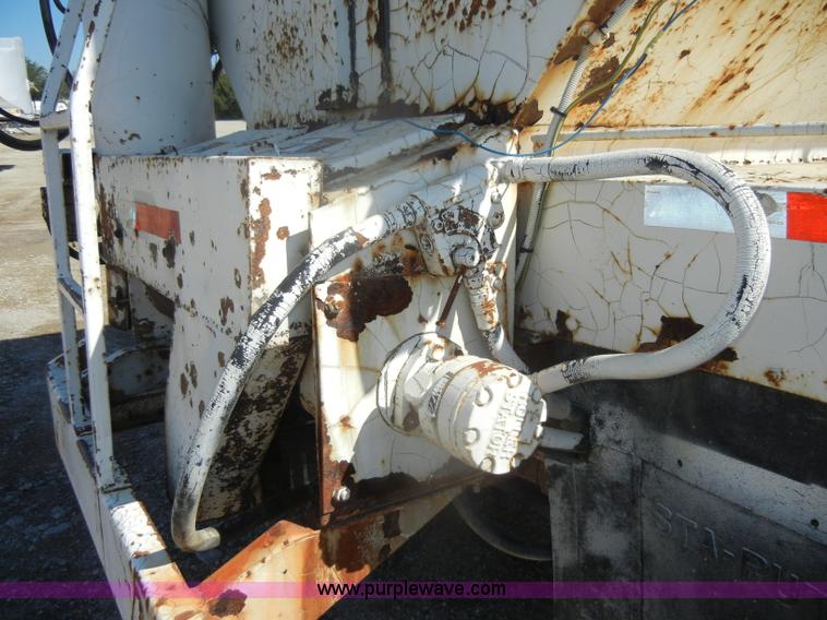 image for item D4618 1991 Chevrolet Kodiak feed truck