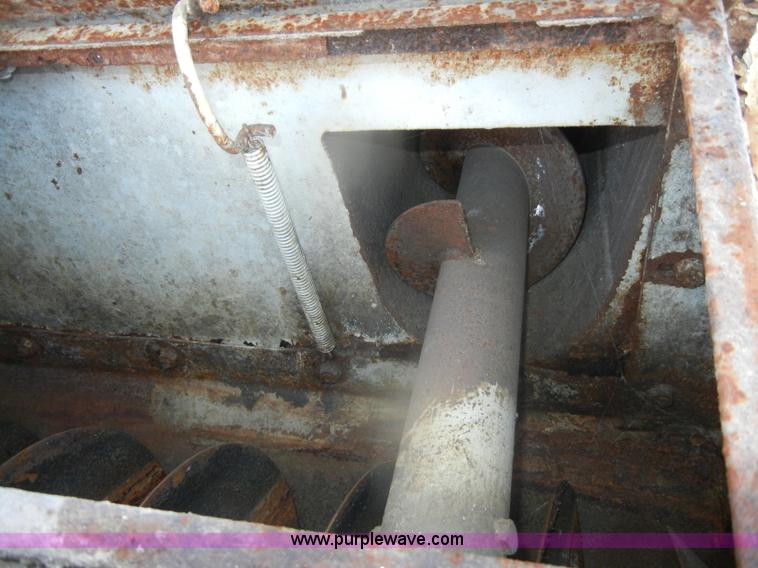 image for item D4618 1991 Chevrolet Kodiak feed truck