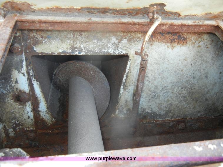 image for item D4618 1991 Chevrolet Kodiak feed truck