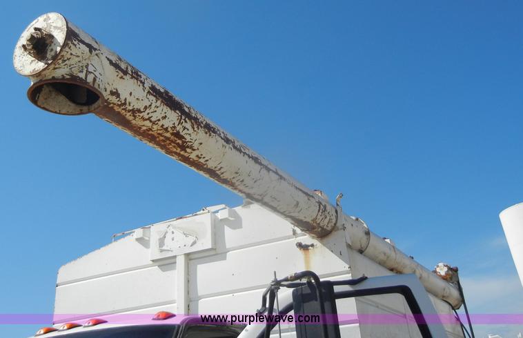 image for item D4618 1991 Chevrolet Kodiak feed truck