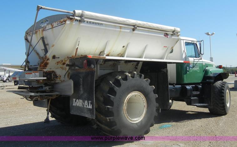 image for item D4619 1982 International 1754 Easy-Rider 1600C Loral spreader truck