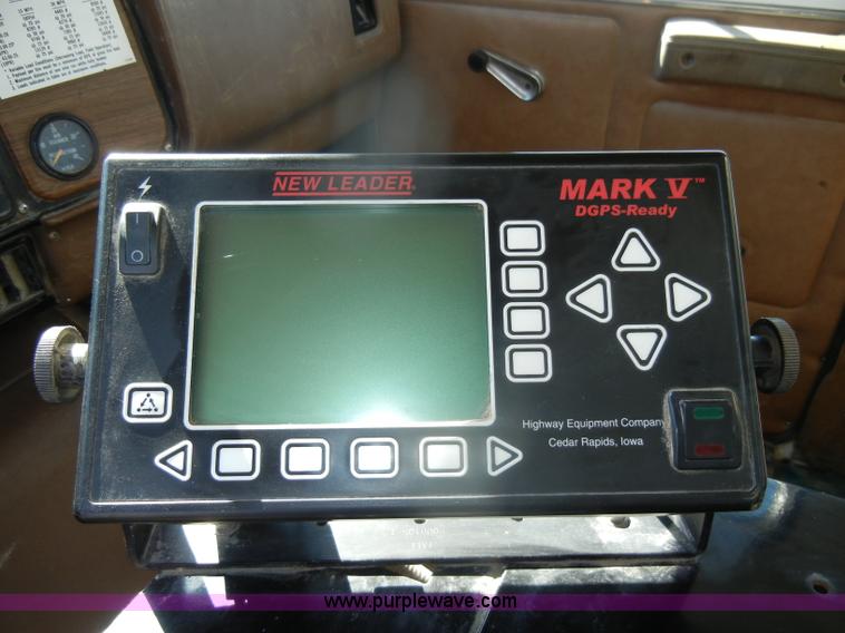 image for item D4619 1982 International 1754 Easy-Rider 1600C Loral spreader truck