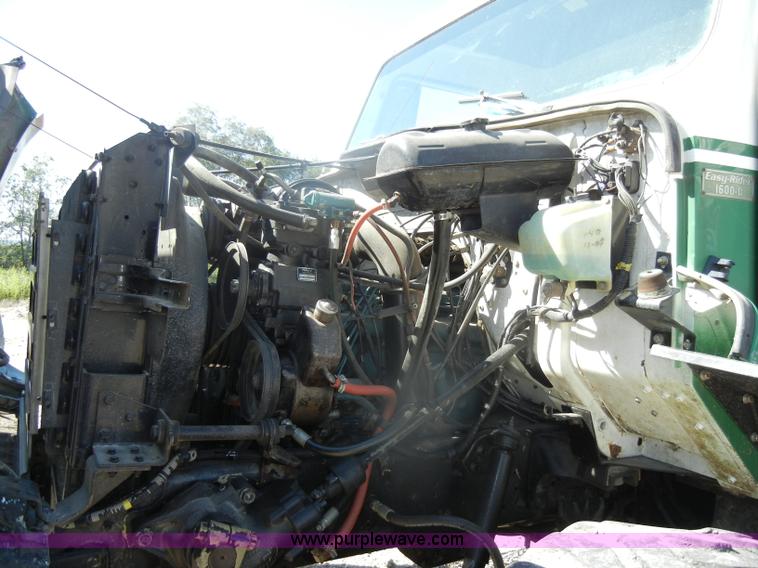 image for item D4619 1982 International 1754 Easy-Rider 1600C Loral spreader truck