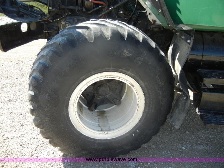 image for item D4619 1982 International 1754 Easy-Rider 1600C Loral spreader truck