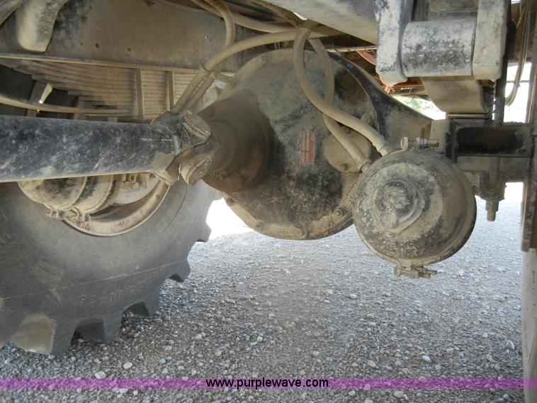 image for item D4619 1982 International 1754 Easy-Rider 1600C Loral spreader truck