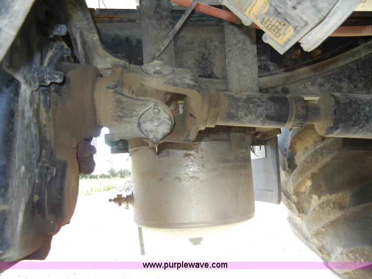 image for item D4619 1982 International 1754 Easy-Rider 1600C Loral spreader truck