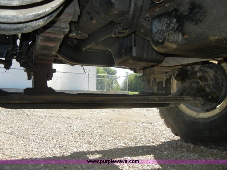 image for item D4619 1982 International 1754 Easy-Rider 1600C Loral spreader truck