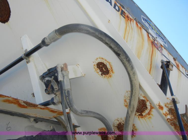 image for item D4619 1982 International 1754 Easy-Rider 1600C Loral spreader truck