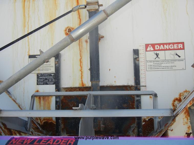 image for item D4619 1982 International 1754 Easy-Rider 1600C Loral spreader truck