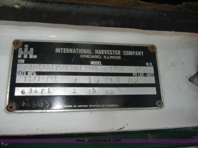 image for item D4619 1982 International 1754 Easy-Rider 1600C Loral spreader truck