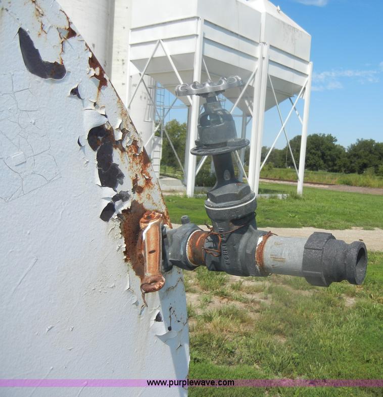 image for item D4624 2,961 gallon tank