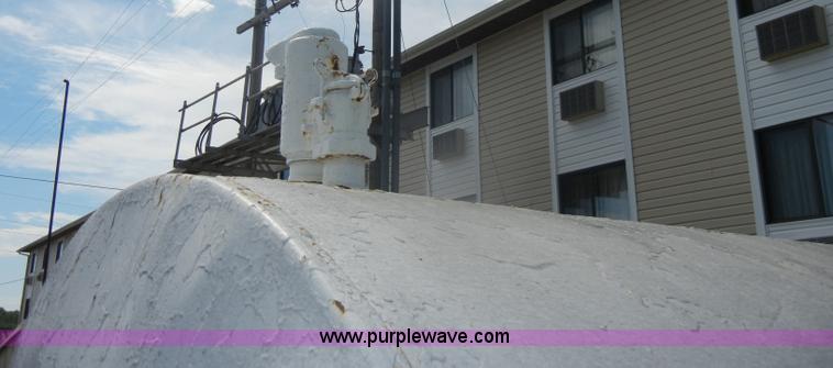 image for item D4629 2,500 gallon fuel tank