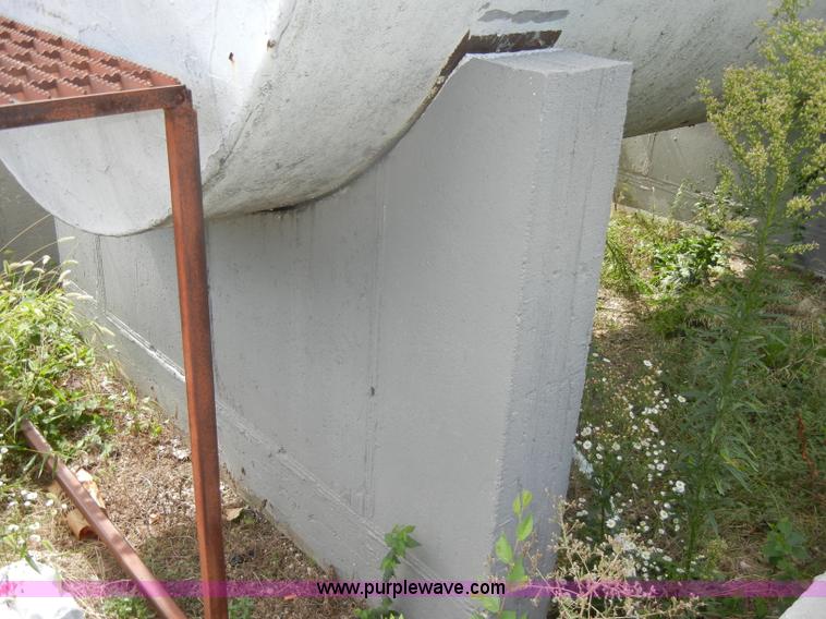 image for item D4629 2,500 gallon fuel tank