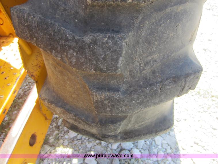 image for item D5640 John Deere JD302-A tractor