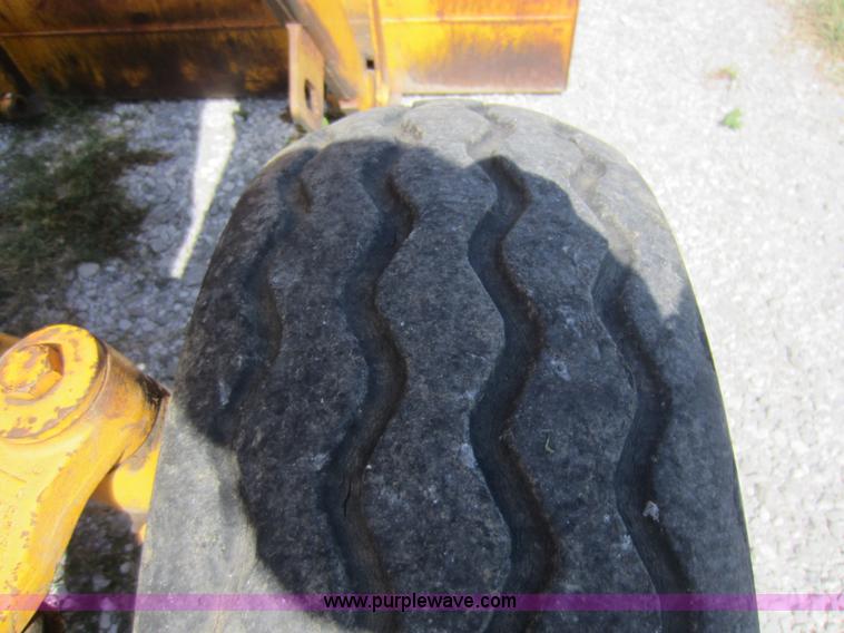 image for item D5640 John Deere JD302-A tractor