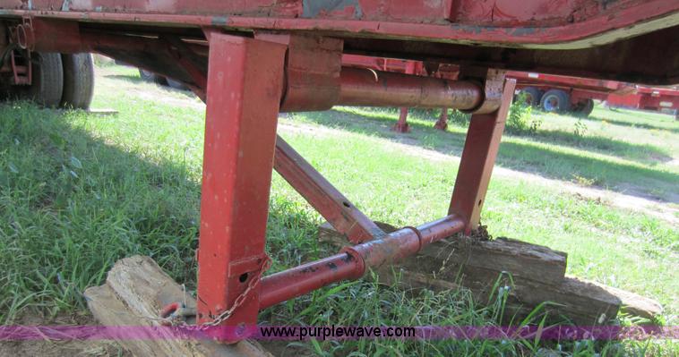 image for item D5641 1969 Hobbs flatbed semi trailer