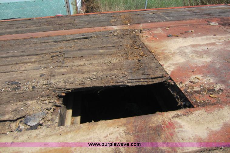 image for item D5641 1969 Hobbs flatbed semi trailer