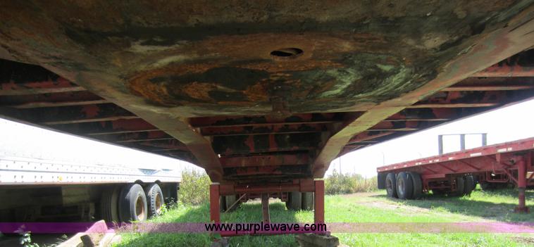 image for item D5641 1969 Hobbs flatbed semi trailer