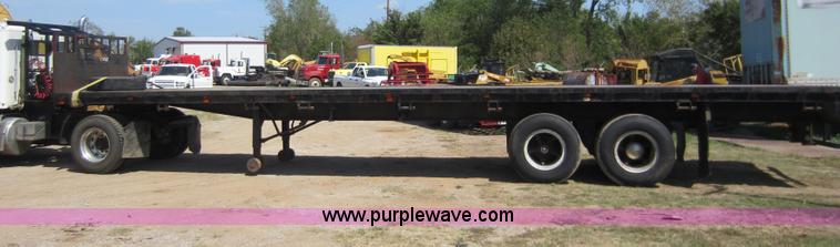 image for item D5642 1976 Hobbs flatbed trailer