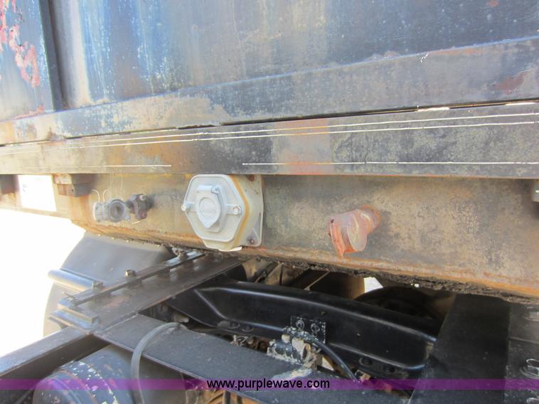 image for item D5642 1976 Hobbs flatbed trailer