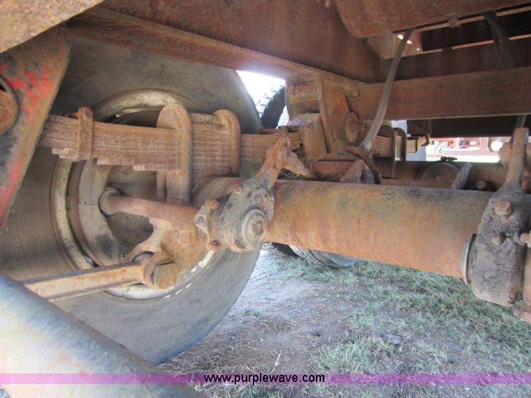 image for item D5642 1976 Hobbs flatbed trailer