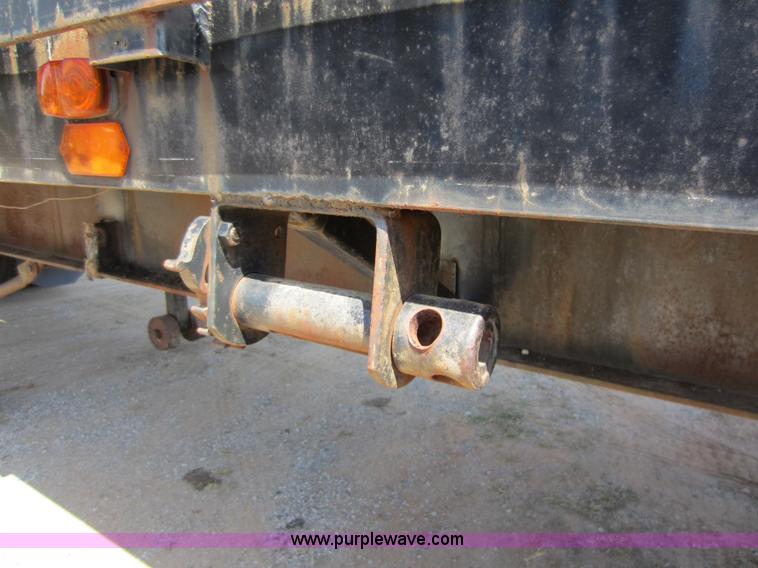 image for item D5642 1976 Hobbs flatbed trailer