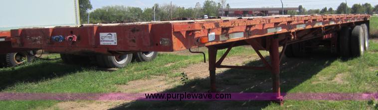 image for item D5643 1972 Trailmobile flatbed semi trailer