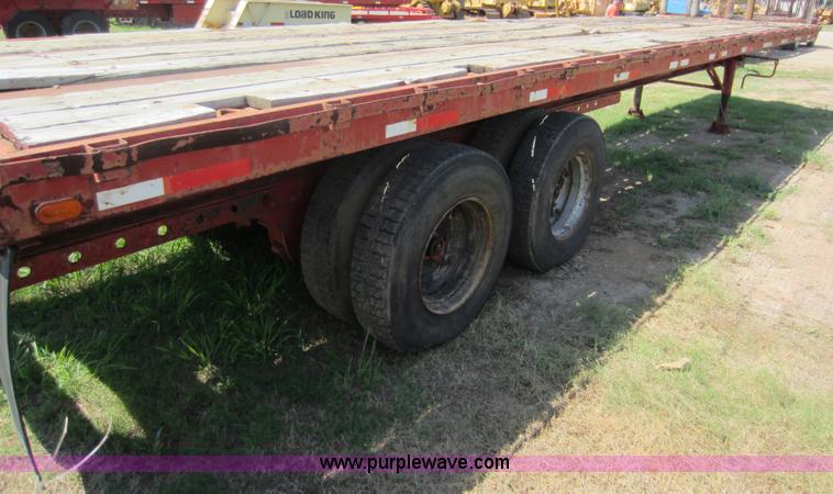 image for item D5643 1972 Trailmobile flatbed semi trailer