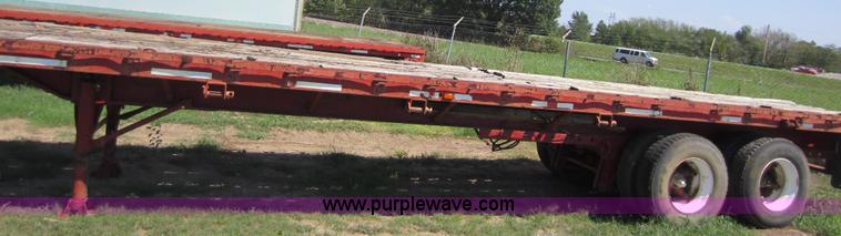 image for item D5643 1972 Trailmobile flatbed semi trailer