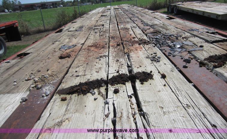 image for item D5643 1972 Trailmobile flatbed semi trailer