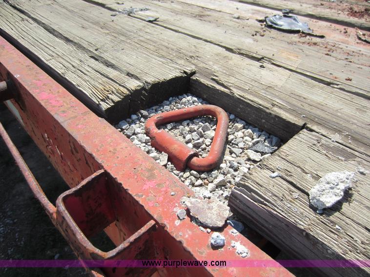 image for item D5643 1972 Trailmobile flatbed semi trailer