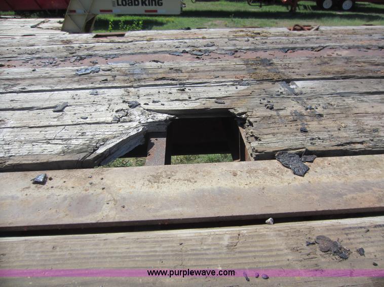 image for item D5643 1972 Trailmobile flatbed semi trailer