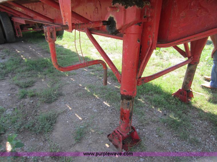 image for item D5643 1972 Trailmobile flatbed semi trailer