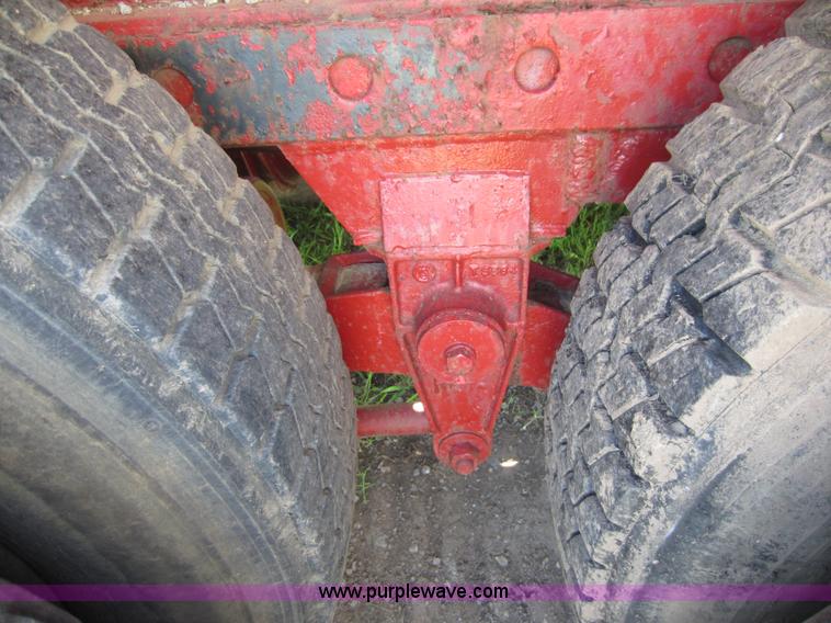 image for item D5643 1972 Trailmobile flatbed semi trailer