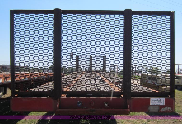 image for item D5644 1973 Hobbs flatbed semi trailer