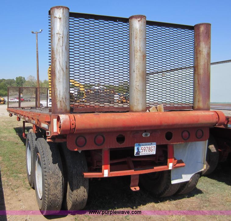 image for item D5644 1973 Hobbs flatbed semi trailer
