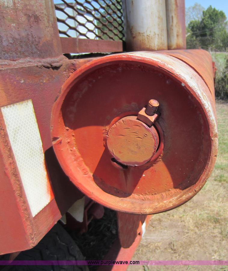 image for item D5644 1973 Hobbs flatbed semi trailer